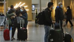 Pasajeros a su llegada a Santiago en Navidad procedentes de Ginebra