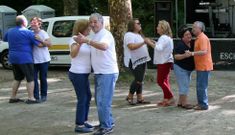 La cita festiva incluy�, adem�s de las delicias gastron�micas, un baile popular. 