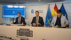 El presidente de la SRP, David Gonz�lez; el consejero de Hacienda, Guillermo Pela�z y el consejero de Ciencia, Industria y Empleo, Borja S�nchez, en rueda de prensa.