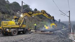 Trabajos para reponer la v�a en Adamuz