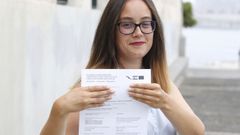 Alma L�pez, con un certificado sin pauta completa pese a haber pasado el covid y recibido una dosis.