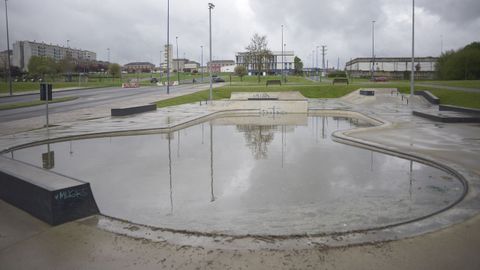 El skate park del norte de la ciudad parece una piscina