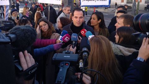 El portavoz de Ciudadanos en la Asamblea de Madrid, Ignacio Aguado, y la portavoz de Ciudadanos en el Ayuntamiento de Madrid, Bego�a Villac�s