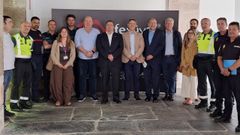 El alcalde y el subdelegado del Gobierno, en el centro, junto al resto de participantes en la junta de seguridad local