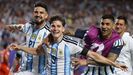 Juli�n �lvarez celebrando un gol de Argentina