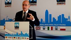 El ministro del Interior, Jorge Fern�ndez, tras la reuni�n del G6 