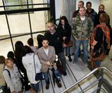 Alumnos que se personaron ayer en los juzgados de Vigo. 