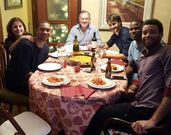 La familia de Manu Ferreiro acogi� a Rogers, Green y Ad�n. 