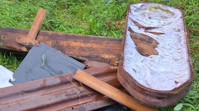 Ata&uacute;d que apareci&oacute; abierto en Valdovi&ntilde;o