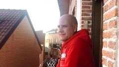 Salvador Abalo, en su casa familiar de Navalcarnero, tras salir de la cuarentena del Hospital G�mez Ulla