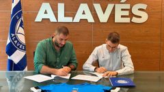 Manu Cer�n, presidente del Auriense, y Joan Closa, director de la fundaci�n alavesa, se encontraron en Mendizorroza