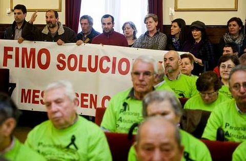 Los trabajadores de FIMO llevaron sus protestas al �ltimo pleno de la corporaci�n.