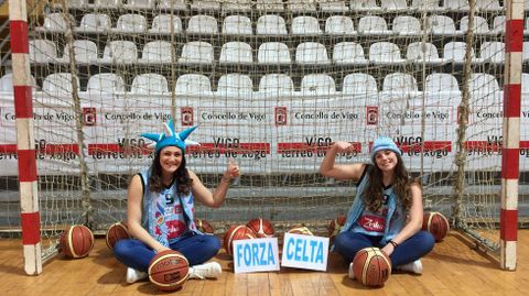 Laura Alonso y Candela Hermida, las m�s futboleras del vestuario del Celta de baloncesto