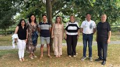 Gonzlez, tercero por la izquierda, tras la reunin del grupo municipal