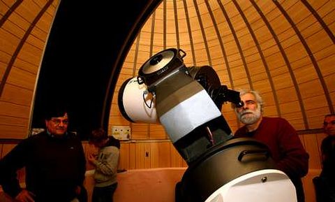 El Observatorio de Cotobade ofrece la posibilidad de contemplar el universo desde un nuevo entorno.