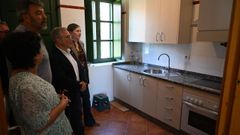 Interior de una de las viviendas de Vilavella (A Mezquita) que la Diputaci�n de Ourense entreg� para alguiler en la antigua estaci�n de ferrocarril.