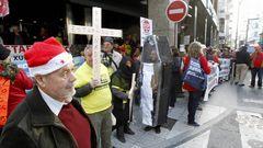 Afectados por las preferentes se manifiestan en A Coru�a.