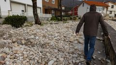 Estado que presenta el paseo de la playa de O �zaro tras los �ltimos temporales