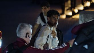 El jugador de la selecci�n espa�ola, Lamine Yamal, a su llegada este viernes a Oviedo
