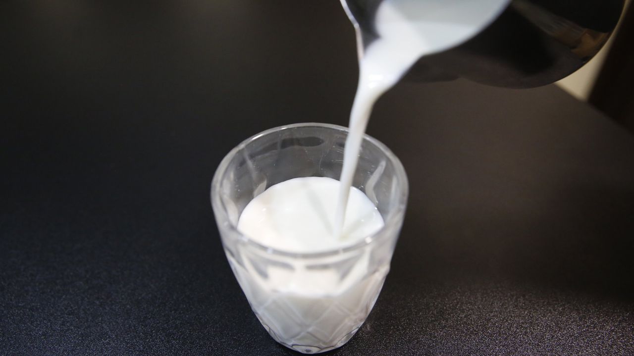 La empresa que extrae moléculas de la leche de vaca para producir alimentos que combaten el estrés