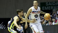 Lisboa presiona al let�n Leimanis, en un partido en el que adem�s fue el m�ximo anotador de su equipo