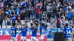 Los jugadores carbayones celebran el 2-0