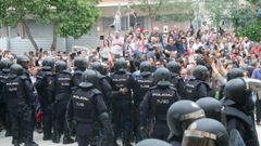 Despliegue policial, el 1 de octubre del 2017, para impedir la votaci�n del referendo ilegal en Catalu�a