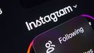 La app de Instagram, con su nuevo logotipo, en un tel�fono m�vil
