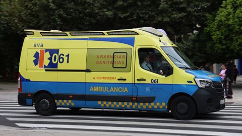 Foto de archivo de una ambulancia del 061
