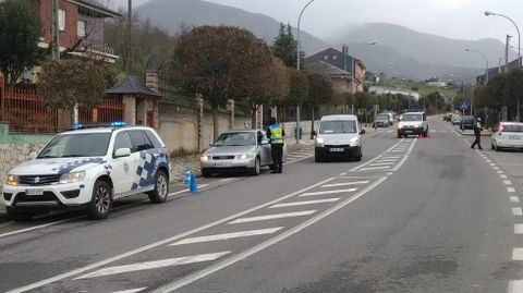 La Polic�a Local de O Barco realiza controles de movilidad