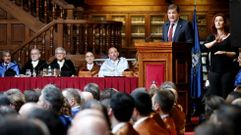 El presidente del Principado, Javier Fern�ndez, durante su intervenci�n en el acto de apertura del curso de la instituci�n acad�mica