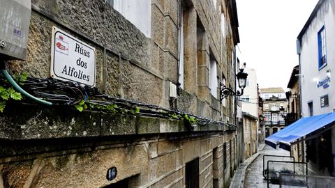 En Bouzas an se conserva el nombre de una calle que alude a un almacn de sal, un alfol