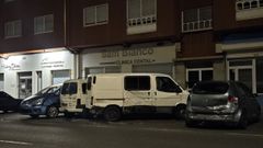 Cuatro coches con da�os tras la colisi�n de un veh�culo que se dio a la fuga, en la carretera de Xoane