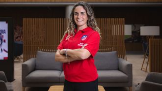 Teresa Abelleira posa con los colores del Atl�tico de Madrid.