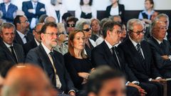 Rajoy, Ana Pastor, Feijoo, P�rez Touri�o y Laxe, en un momento del funeral por Albor.