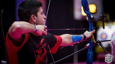 Miguel Alvario en el campeonato mundial indoor de Nimes.