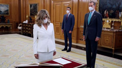 Yolanda D�az promete su cargo ante Felipe VI