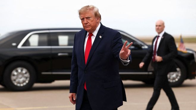 Donald Trump, a su llegada al aeropuerto internacional Lubbock Preston Smith, en Texas