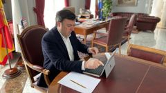El presidente de la Diputaci�n de A Coru�a, durante una videoconferencia esta semana