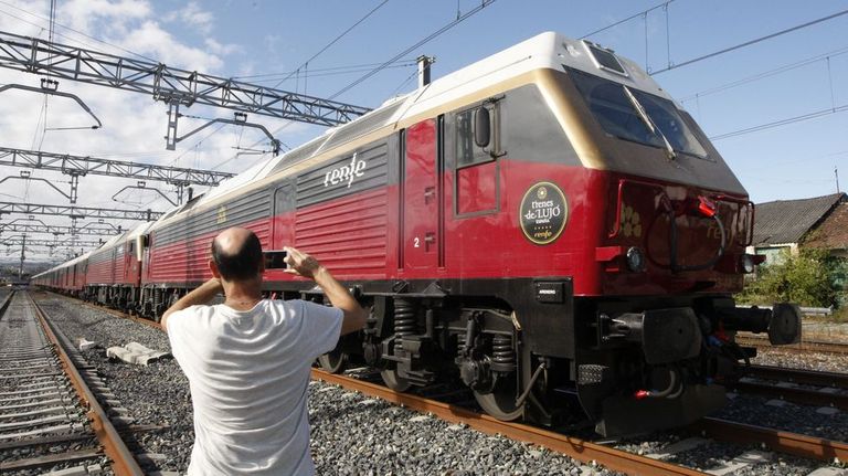 Las fotos del tren Al-Andalus en la estacin de Monforte