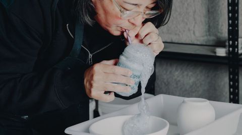 Sara Antonella trajo su proyecto de cer�mica de Argentina a Allariz