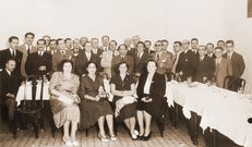 Galaxia: o �lbum de 75 anos de historia