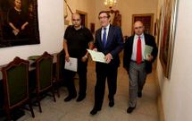 Curr�s dejar� la alcald�a con las relaciones m�s tensas que nunca con Paco Reyes y Rub�n Cela. 