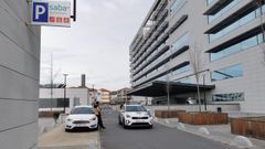 La Polic�a Local, vigilando aparcamientos irregulares en el recinto del CHUO.