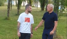 Miguel Longo, a la izquierda. con Pachi V�zquez, que lo presentar� como candidato en septiembre.