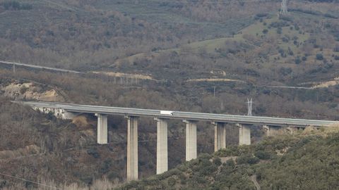 Viaducto de Tremor, en la A-6, en el entorno de Ponferrada (León)