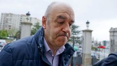 El lotero Manuel Reija, a la entrada de la Audiencia Provincial, durante el juicio.