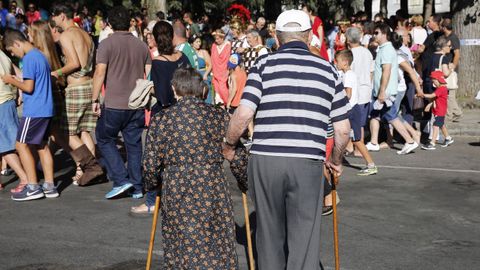 Una pareja de pensionistas, en foto de archivo