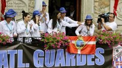 Las jugadoras del Atl�tico Guard�s en el balc�n del ayuntamiento.