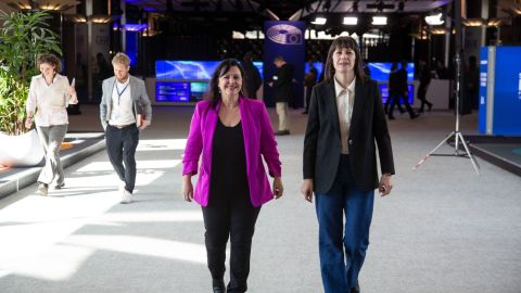 Ana Pont�n coa eurodeputada do BNG Ana Miranda.